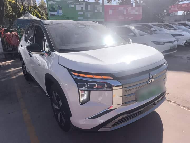 Фото 4 - Mitsubishi Airtrek EV