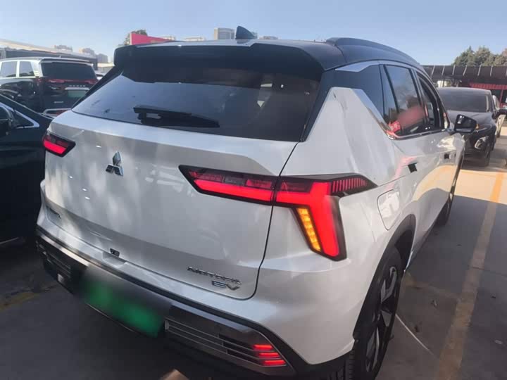 Фото 7 - Mitsubishi Airtrek EV