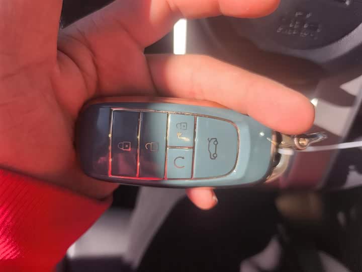 Фото 9 - Mitsubishi Airtrek EV