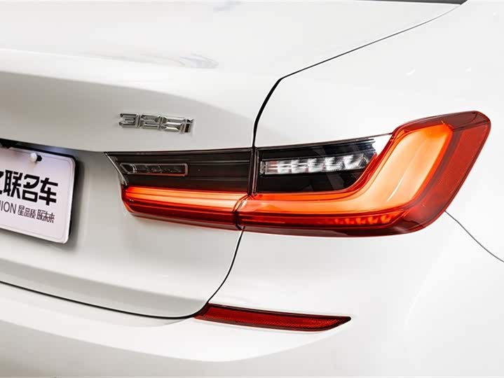 Фото 9 - BMW 3 Series