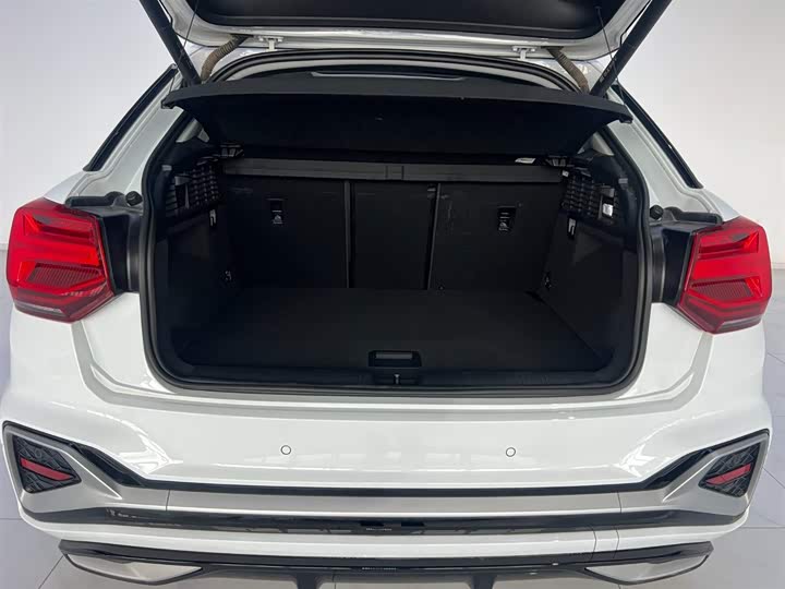 Фото 6 - Audi Q2L