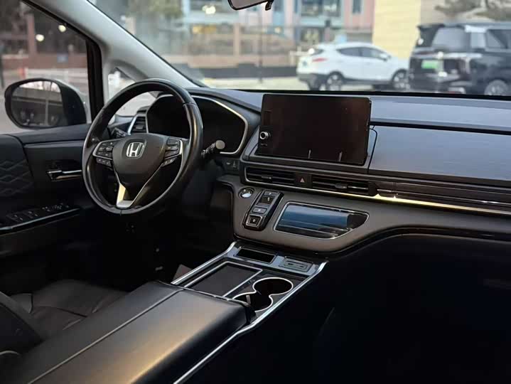 Фото 6 - Honda Elysion