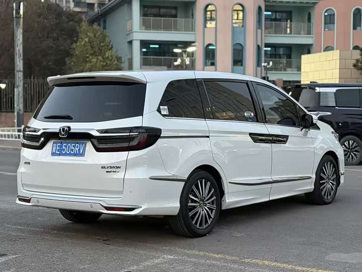 Фото 7 - Honda Elysion