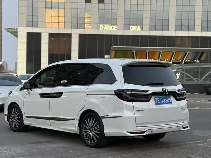 Фото 9 - Honda Elysion