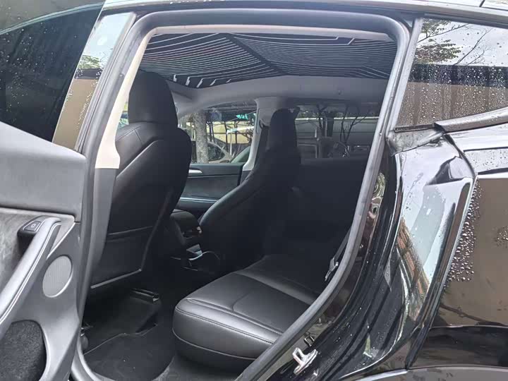 Фото 6 - Tesla Model Y