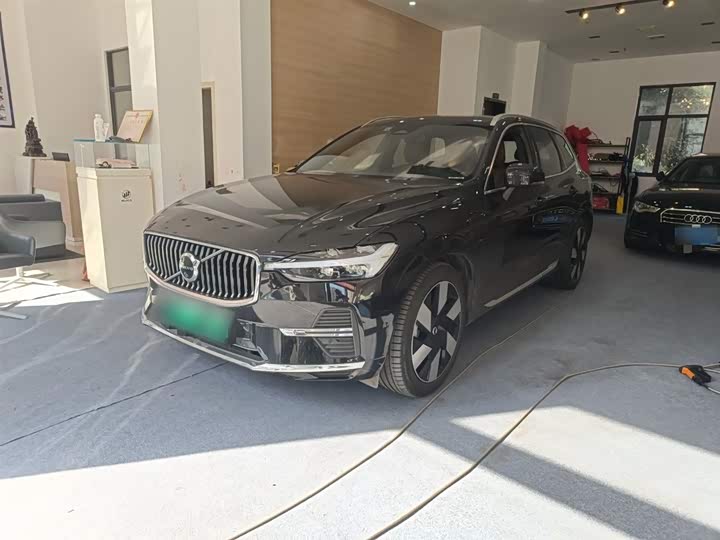 Фото 2 - Volvo XC60 Hybrid