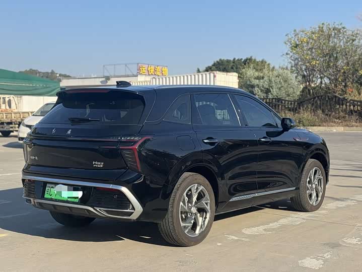 Фото 6 - Hongqi HS3 Hybrid