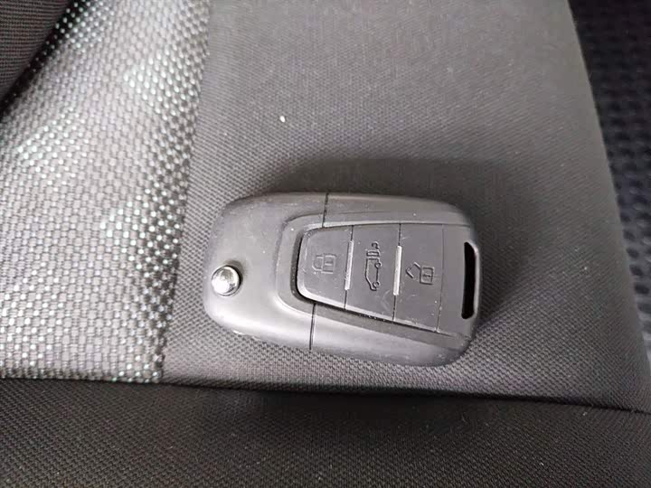 Фото 9 - Maxus V80