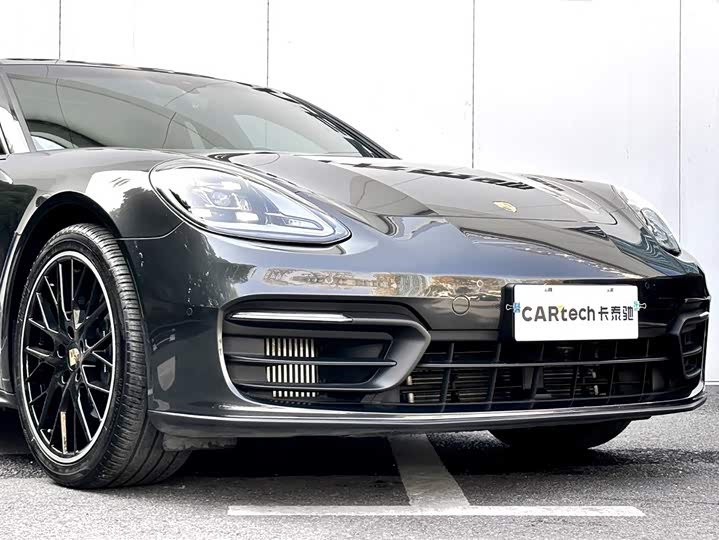 Фото 8 - Porsche Panamera