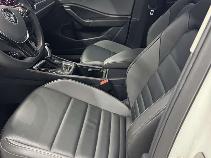 Фото 9 - Volkswagen Sagitar L