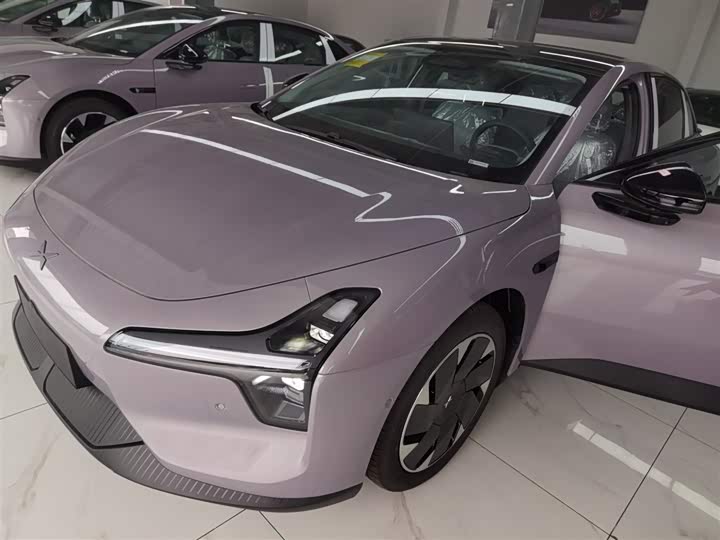 Фото 1 - XPeng Mona M03