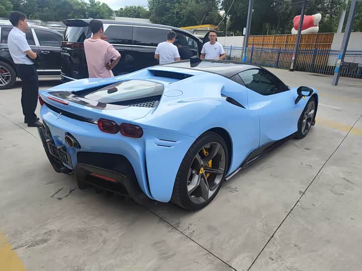 Фото 3 - Ferrari SF90