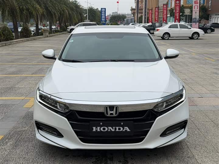 Фото 1 - Honda Accord