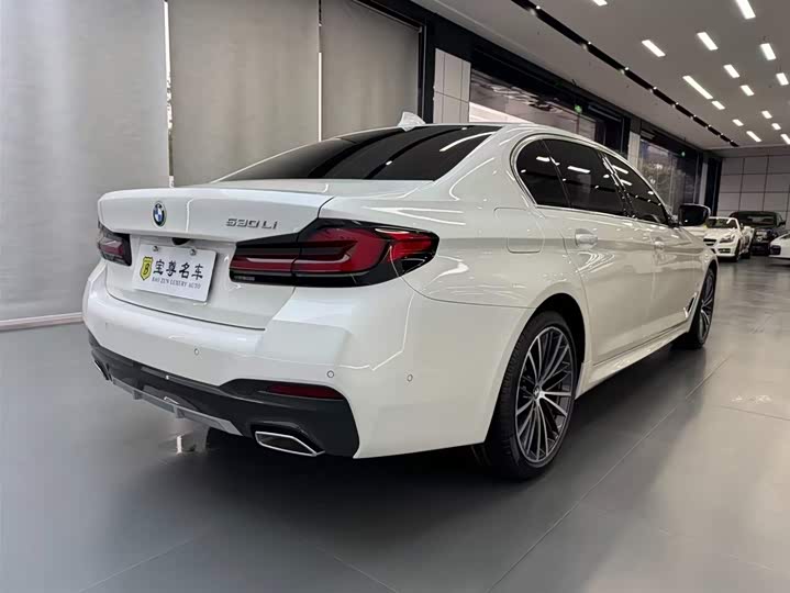 Фото 5 - BMW 5 Series