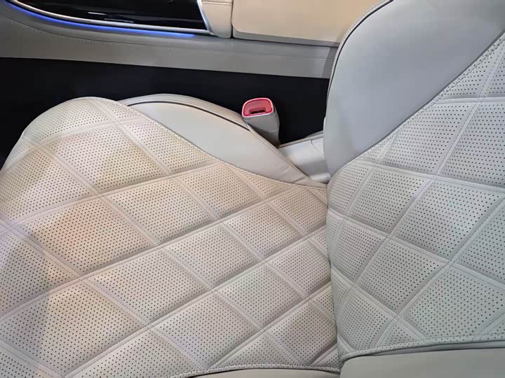 Фото 6 - Mercedes-Benz Maybach S-Class