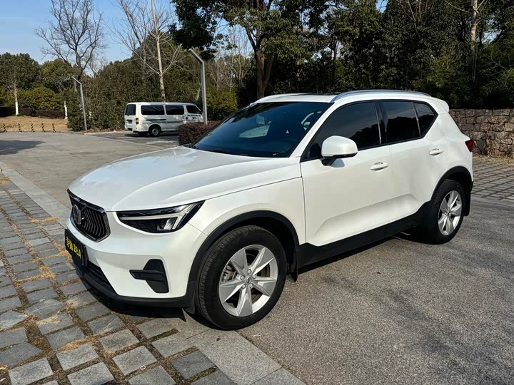 Фото 1 - Volvo XC40