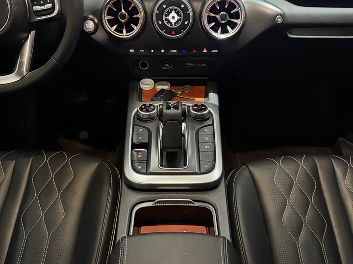 Фото 7 - Tank 300