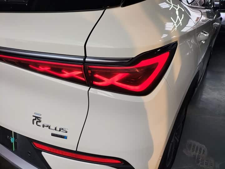 Фото 8 - BYD Yuan Plus