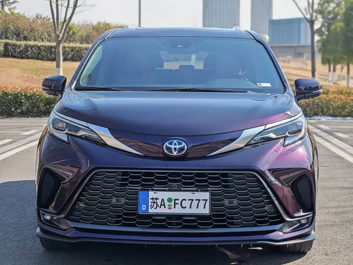 Фото 2 - Toyota Granvia