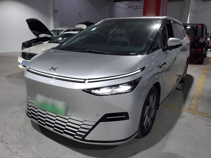 Фото 2 - XPeng X9