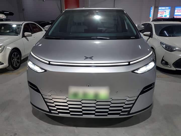 Фото 3 - XPeng X9