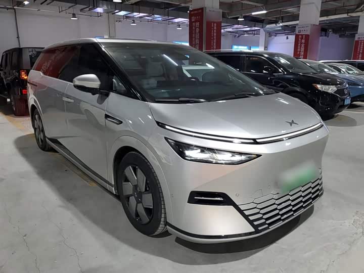 Фото 4 - XPeng X9