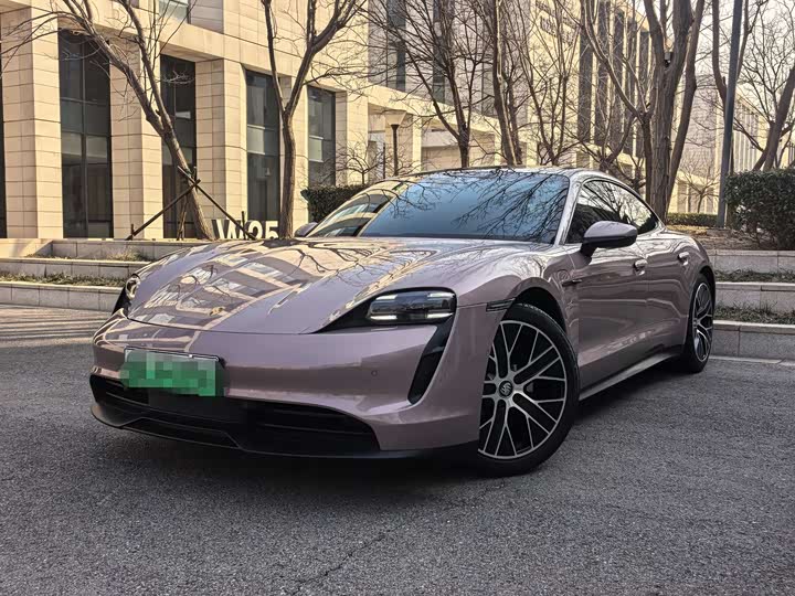 Фото 1 - Porsche Taycan