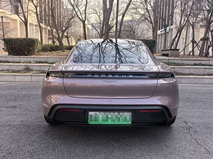 Фото 6 - Porsche Taycan