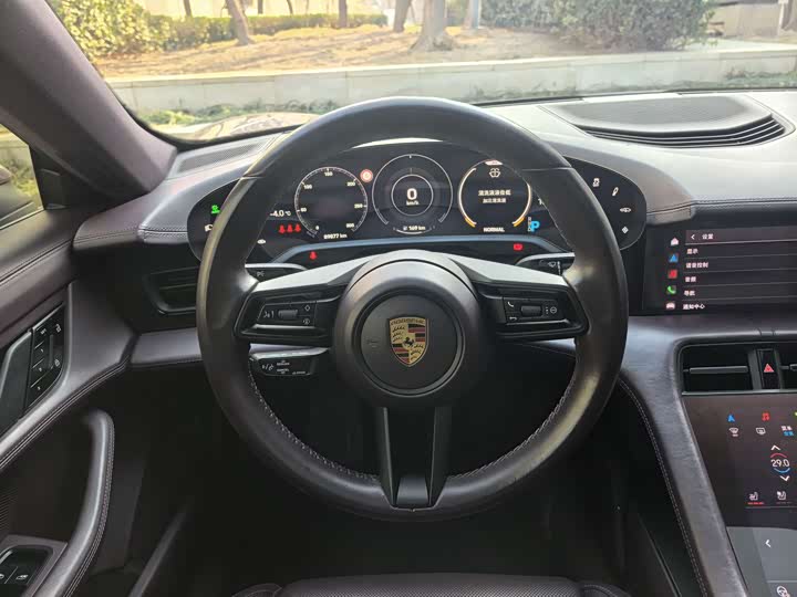 Фото 8 - Porsche Taycan