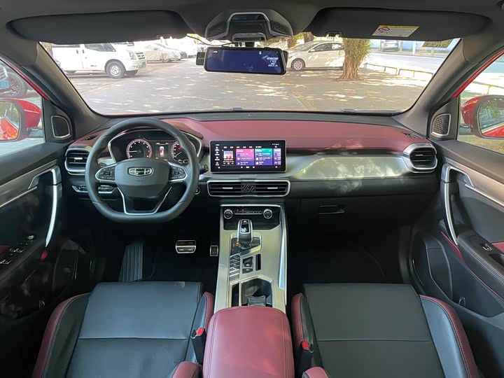 Фото 4 - Geely Coolray