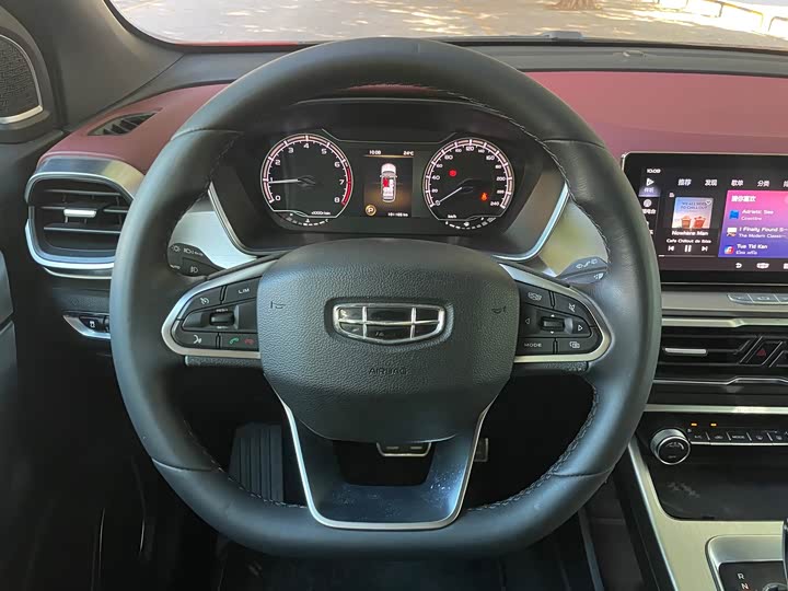 Фото 7 - Geely Coolray