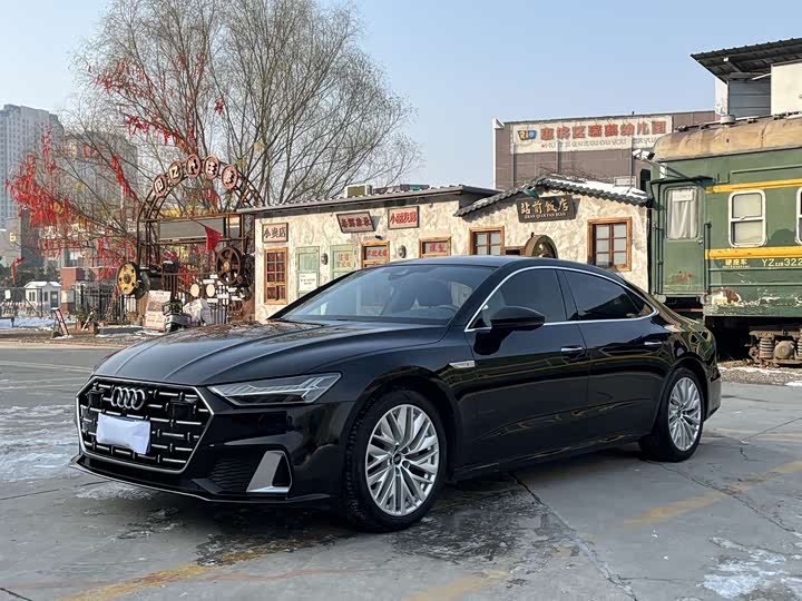 Фото 2 - Audi A7L