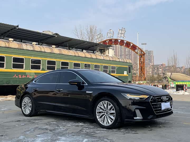 Фото 3 - Audi A7L