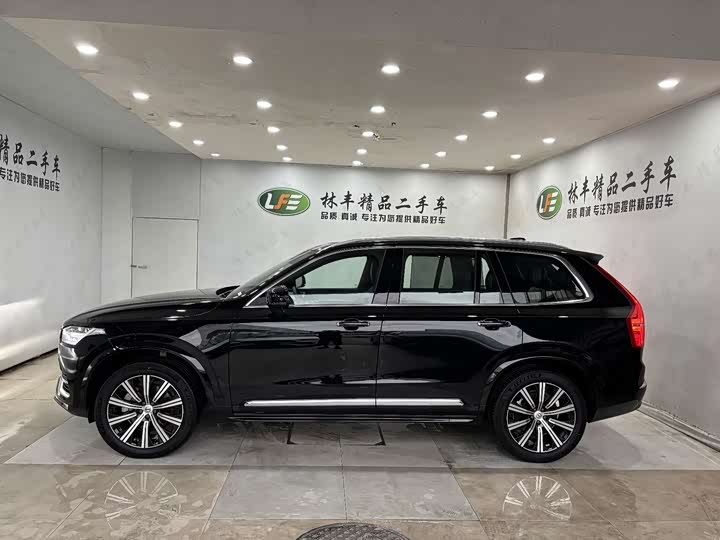 Фото 4 - Volvo XC90