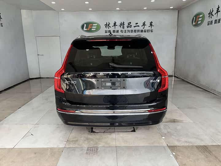 Фото 6 - Volvo XC90