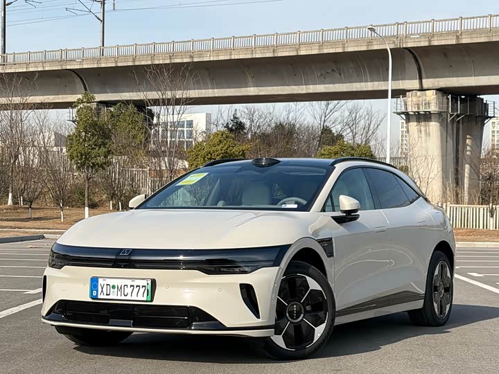 Фото 1 - Zeekr 007 GT