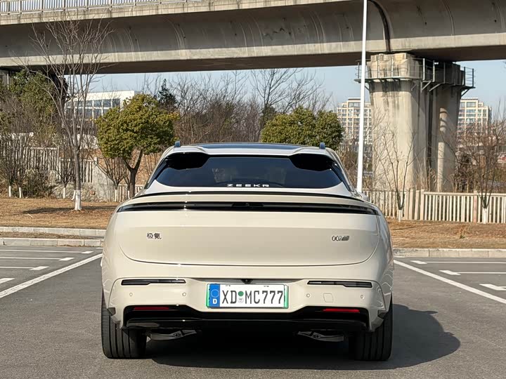 Фото 5 - Zeekr 007 GT