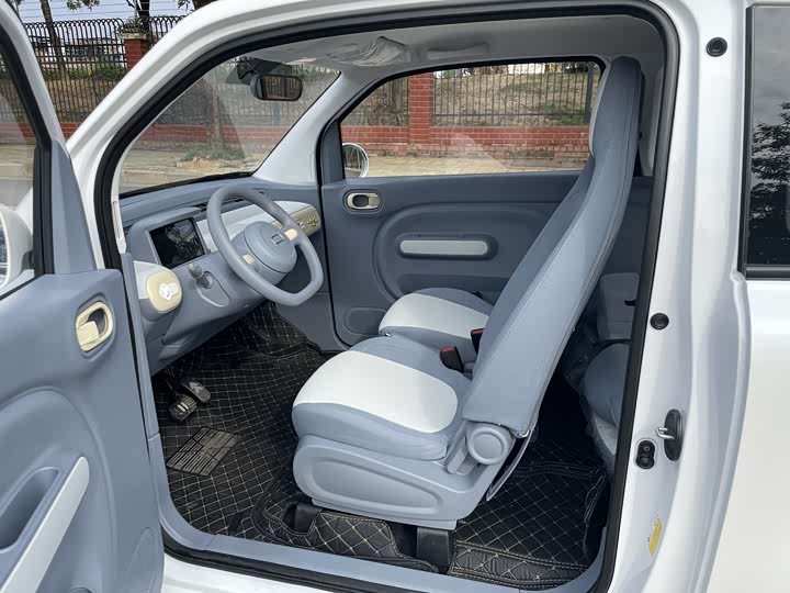 Фото 7 - Bestune Pony