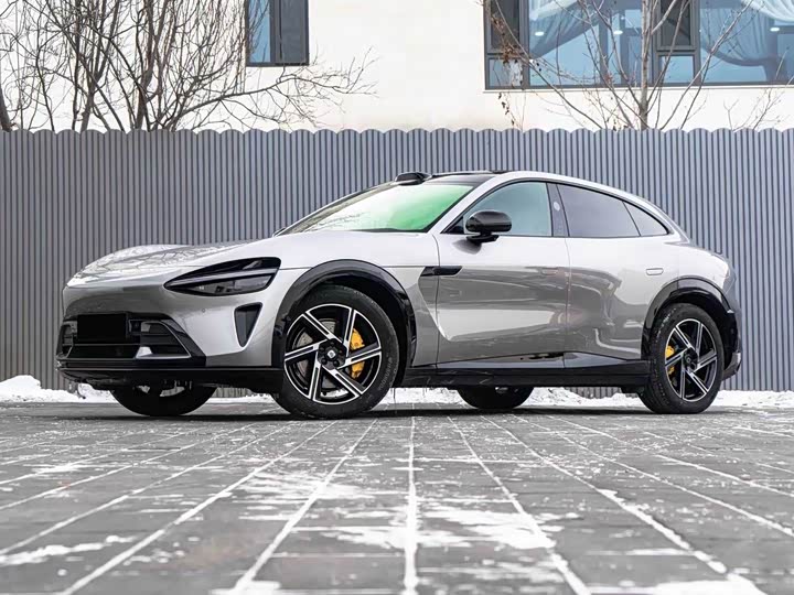 Фото 1 - Xiaomi YU7