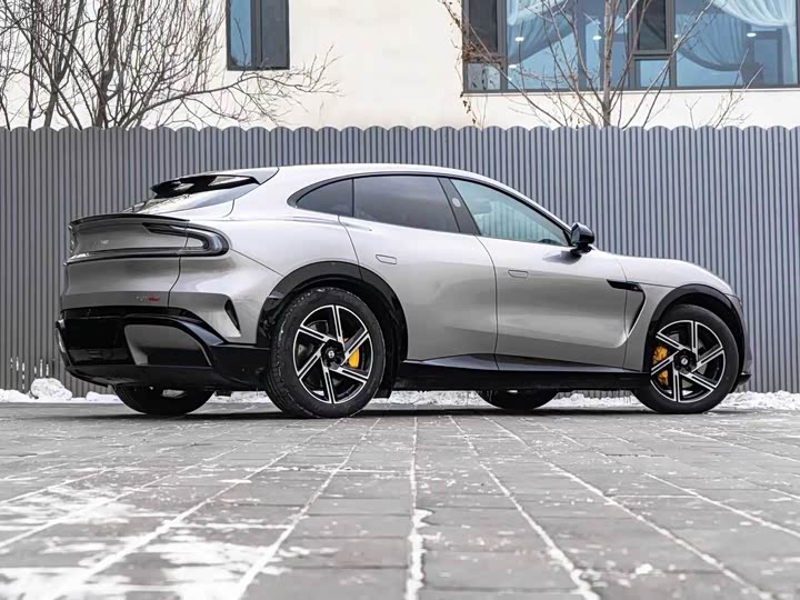 Фото 3 - Xiaomi YU7