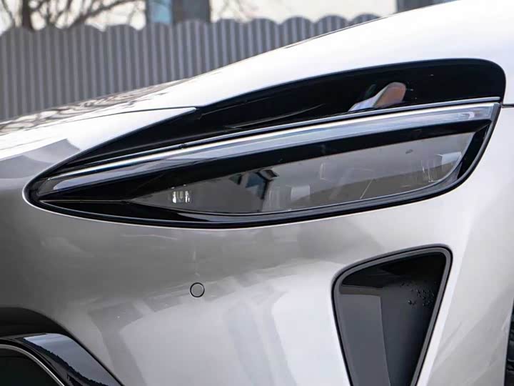 Фото 8 - Xiaomi YU7