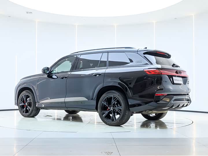 Фото 8 - Audi Q6