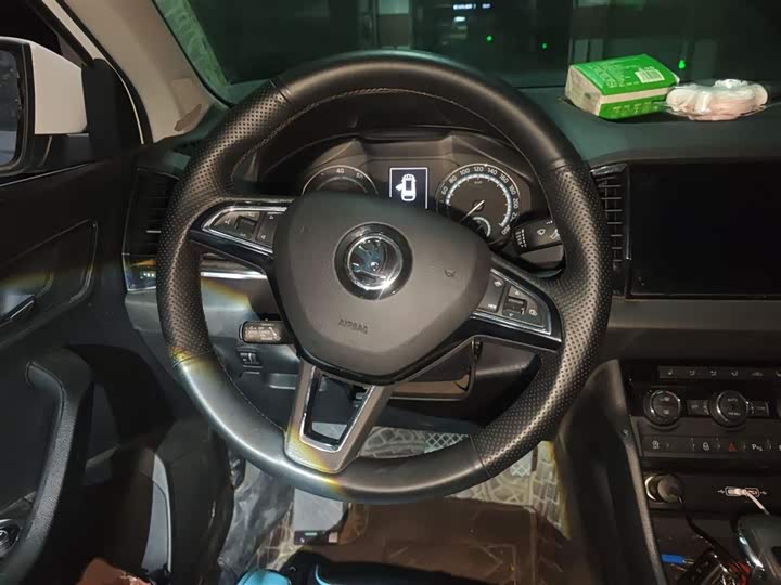 Фото 3 - Skoda Karoq