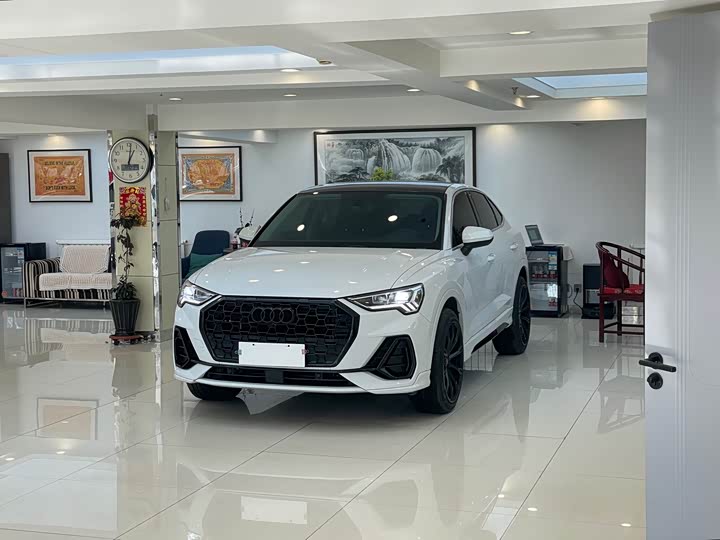 Фото 1 - Audi Q3 Sportback