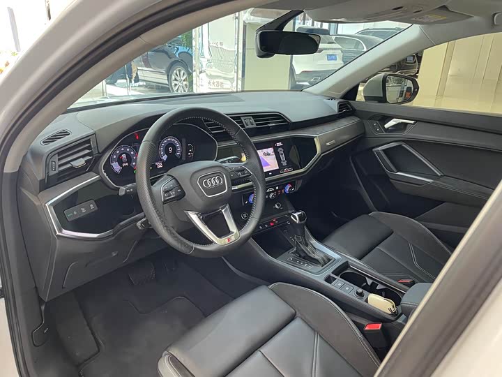 Фото 7 - Audi Q3 Sportback