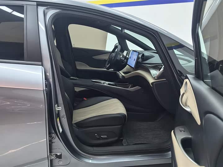 Фото 8 - BYD Dolphin