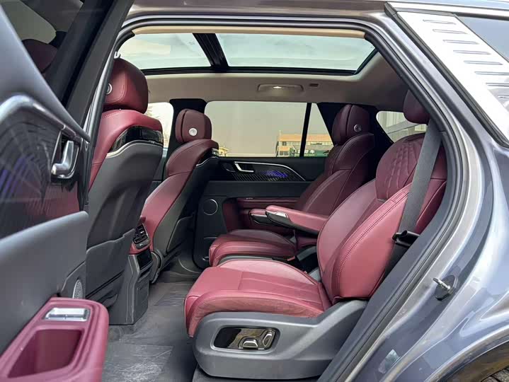 Фото 9 - Hongqi E-HS9