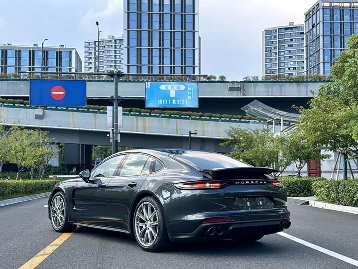 Фото 7 - Porsche Panamera