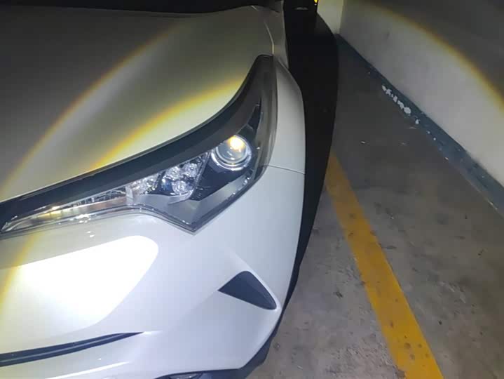 Фото 5 - Toyota C-HR