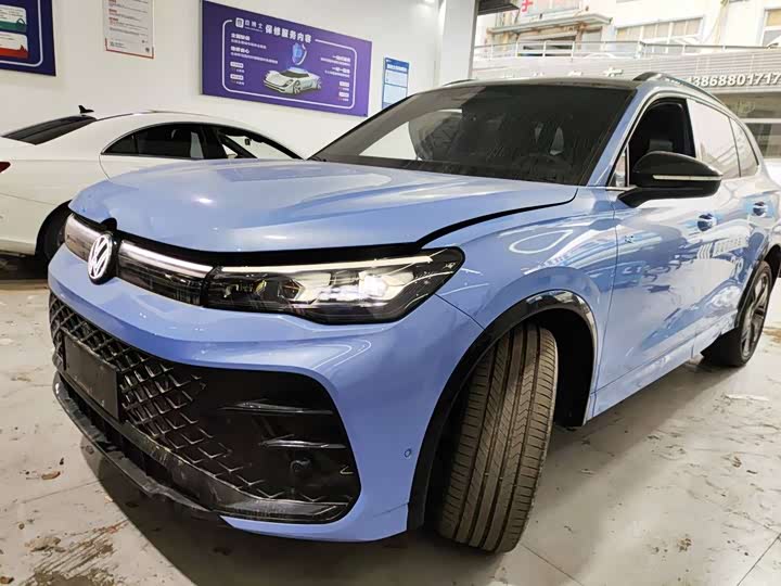 Фото 1 - Volkswagen Tiguan L Pro